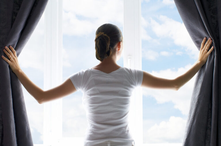 All You Need to Know About Professional Curtain Cleaning